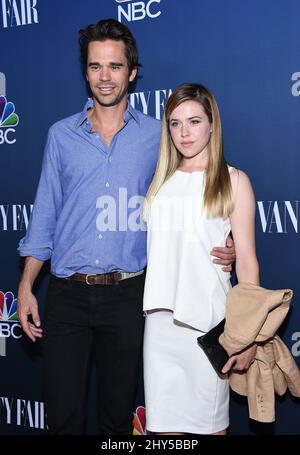 David Walton & Majandra Delfino bei der NBC Vanity Fair 2014-2015 TV Saison Red Carpet Event in der Hyde Sunset Kitchen Stockfoto