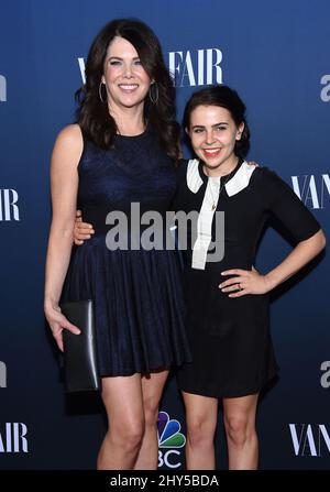 Lauren Graham & Mae Whitman bei der NBC Vanity Fair 2014-2015 TV Saison Red Carpet Event in der Hyde Sunset Kitchen Stockfoto