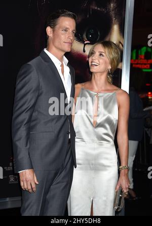 Ward Horton und Annabelle Wallis nehmen an der Sondervorführung „Annabelle“ im TCL Chinese Theatre in Los Angeles, USA, Teil. Stockfoto