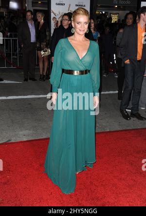 Laurie Holden nimmt an der Premiere von „Dumb and Dumber to“ in Los Angeles im Regency Village Theatre Teil Stockfoto