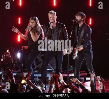 Lady Antebellum bei der Ankunft bei den Annual Country Music Awards 48. in der Bridgestone Arena Stockfoto