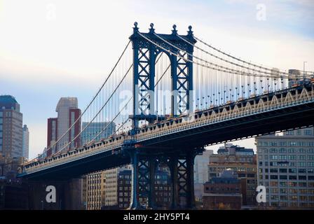 Die Manhattan Bridge führt vom südlichen Manhattan nach Brooklyn, New York, USA Stockfoto