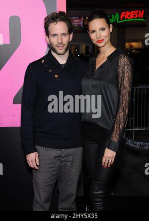 Glenn Howerton & Jill Latiano kommen zu den schrecklichen Bossen 2 Premiere im Chinese Theatre, Hollywood, Los Angeles. Stockfoto