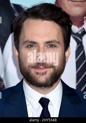 Charlie Day Ankunft für die schrecklichen Bosse 2 Premiere im chinesischen Theater, Hollywood, Los Angeles. Stockfoto