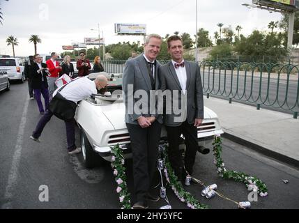 Dan Mathews, Jack Ryan bei der schwulen Hochzeit von Dan Mathews von PETA und Jack Ryan in Las Vegas. Stockfoto