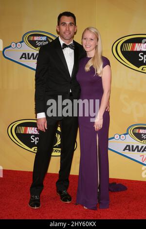 ARIC Almirola, Janice Almirola bei der Teilnahme an den NASCAR Sprint Cup Series Awards 2014 im Wynn in Las Vegas, USA. Stockfoto