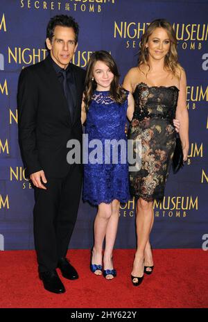 Ben Stiller, Ella Olivia Stiller & Christine Taylor bei der Premiere „Night at the Museum: Secret of the Tomb“ im Ziegfeld Theatre in New York, USA. Stockfoto