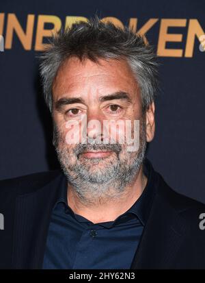 Luc Besson bei der „ungebrochenen“ Premiere in Los Angeles Stockfoto