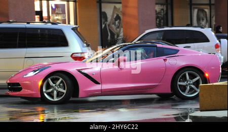 Billboard Queen Angelyne fährt in ihrer brandneuen Pink Corvette durch Hollywood, 30. Januar 2015 Hollywood, ca. Stockfoto