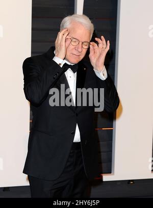 Steve Martin nimmt an der Vanity Fair Oscar Party 2015 im Wallis Annenberg Center in Los Angeles, USA, Teil. Stockfoto