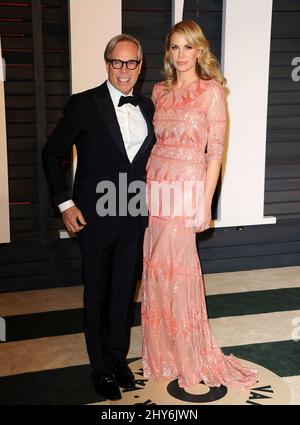 Tommy Hilfiger und Dee Ocleppo nahmen an der Vanity Fair Oscar Party Teil, die vom Redakteur Graydon Carter im Wallis Annenberg Center for the Performing Arts veranstaltet wurde Stockfoto