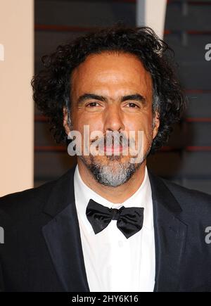 Alejandro Gonzalez Inarritu nahm an der Vanity Fair Oscar Party Teil, die vom Redakteur Graydon Carter im Wallis Annenberg Center for the Performing Arts veranstaltet wurde Stockfoto