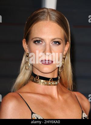 Poppy Delevingne kommt auf der Vanity Fair Oscar Party 2015 an Stockfoto