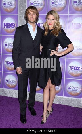 Eric Christian Olsen und Sarah Wright kommen zum Los Angeles Awards Dinner 2015 des Family Equality Council im Beverly Hilton Hotel Stockfoto