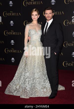 Lily James und Richard Madden kommen zur Cinderella-Weltpremiere im El Capitan Theatre, Hollywood, Los Angeles. Stockfoto