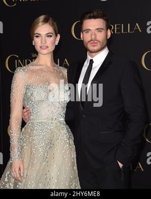 Lily James und Richard Madden kommen zur Cinderella-Weltpremiere im El Capitan Theatre, Hollywood, Los Angeles. Stockfoto