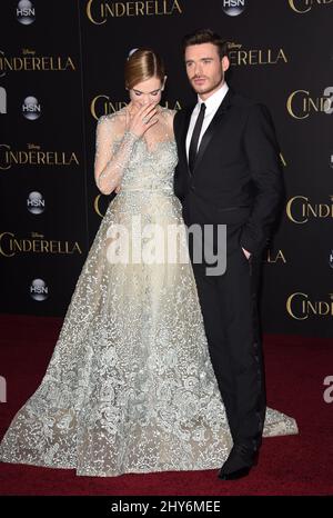 Lily James und Richard Madden kommen zur Cinderella-Weltpremiere im El Capitan Theatre, Hollywood, Los Angeles. Stockfoto