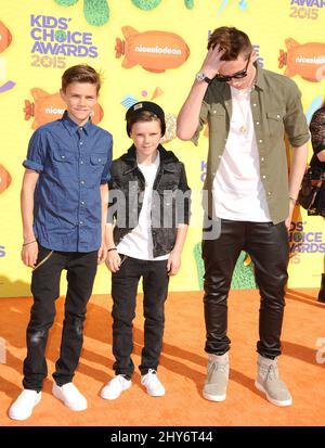 Brooklyn Beckham, Romeo Beckham, Cruz Beckham kommen am Samstag, den 28. März 2015, bei Nickelodeon's jährlichen Kids' Choice Awards 28. im Forum an Stockfoto