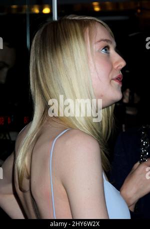 Dakota Fanning bei der New Yorker Premiere von „Effie Grey“ Stockfoto