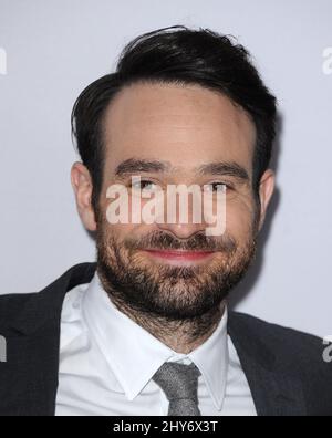 Charlie Cox bei der Premiere von „Daredevil“ in Los Angeles Stockfoto