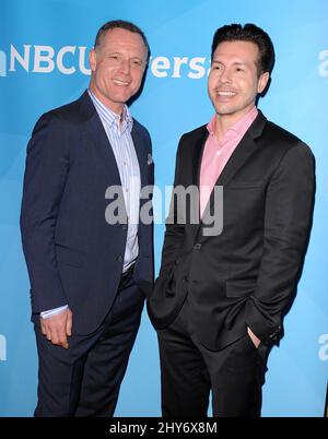 Jason Beghe und Jon Seda bei der NBCUniversal Summer Press Day Veranstaltung im Langham Huntington Hotel and Spa in Pasadena, Kalifornien Stockfoto