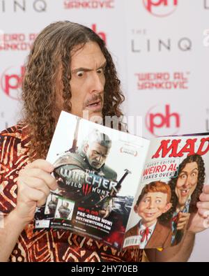 „Weird Al“ Yankovic bei Autogrammen an der LINQ Promenade in Las Vegas, Nevada. Stockfoto