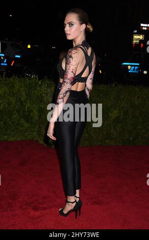 Cara Delevingne beim Besuch des Metropolitan Museum of Art Met Gala, in New York City, USA. Stockfoto