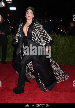 Lady Gaga besuchte das Metropolitan Museum of Art Met Gala in New York City, USA. Stockfoto