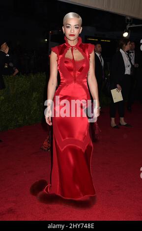 Rita Ora besucht das Metropolitan Museum of Art Met Gala in New York City, USA. Stockfoto