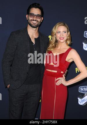 Brittany Snow, Tyler Hoechlin bei der Weltpremiere von Pitch Perfect 2 in Los Angeles, Kalifornien. Stockfoto