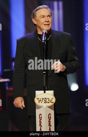 9. Oktober 2010 Nashville, Tn. Jim Ed Brown Grand Ole Opry fand im Grand Ole Opry House statt Stockfoto