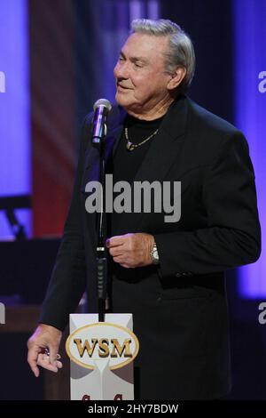 9. Oktober 2010 Nashville, Tn. Jim Ed Brown Grand Ole Opry fand im Grand Ole Opry House statt Stockfoto