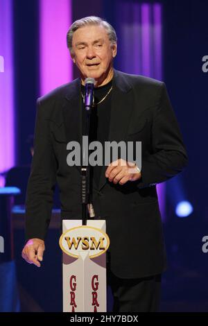 9. Oktober 2010 Nashville, Tn. Jim Ed Brown Grand Ole Opry fand im Grand Ole Opry House statt Stockfoto