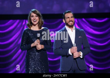 Michelle Nunes, Kenny Florian während der jährlichen Hooters International Swimsuit Pageant 19., The Joint im Hard Rock Hotel & Casino Stockfoto