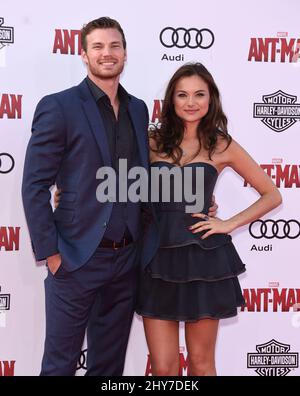 Derek Theler & Christina Ochoa bei der Weltpremiere „Ant-man“ im Dolby Theater in Los Angeles, USA. Stockfoto
