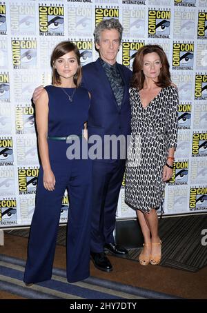 Jenna Coleman, Peter Capaldi und Michelle Gomez präsentieren auf der BBC America die Darsteller von „Doctor Who“ auf der Comic-Con 2015 im Bayfront Hilton Hotel Stockfoto