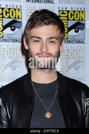 Douglas Booth präsentiert auf der Comic-Con 2015 im Bayfront Hilton Hotel die Darsteller von „Pride and Prejudice and Zombies“ Stockfoto