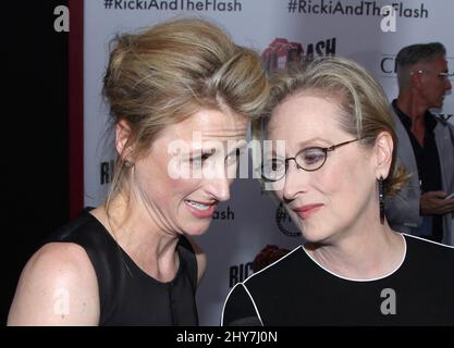 Mamie Gummer und Meryl Streep kommen zur New Yorker Premiere „Ricki and the Flash“ - die am 3. August 2015 im AMC Lincoln Square Theatre stattfand. Stockfoto