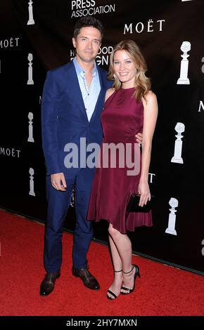 Topher Grace und Ashley Hinshaw nehmen an der Hollywood Foreign Press Association Teil, die während ihres jährlichen „Grants Banquet“ im Beverly Wilshire Hotel Stipendien für gemeinnützige und Stipendienprogramme vergibt Stockfoto