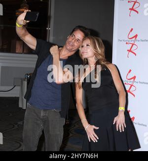 Tracey Bregman und Christian LeBlanc nehmen an der Fanclub-Veranstaltung „The Young and the Restless“ Teil Stockfoto