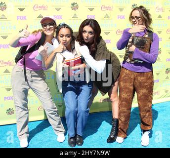 Perrie Edwards, Leigh-Anne Pinnock, Jesy Nelson, Jade Thirlwall und Little Mix kommen für die Teen Choice Awards am Sonntag, den 16. August 2015, im Galen Center in Los Angeles an. Stockfoto