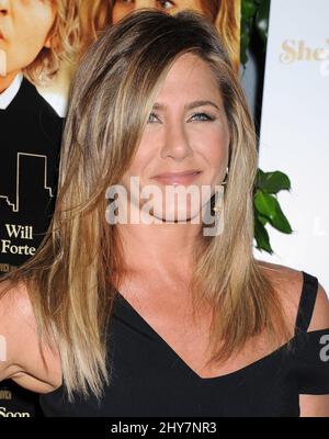 Jennifer Aniston nimmt an der „She's Funny That Way“-Premiere in Los Angeles im Harmony Gold Theatre Teil. Stockfoto