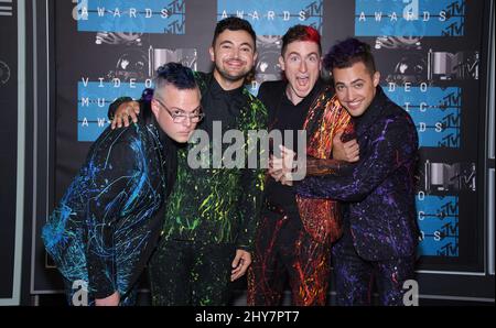 Walk the Moon Ankunft auf dem roten Teppich bei den MTV Video Music Awards 2015 im Microsoft Theater, Los Angeles. Stockfoto