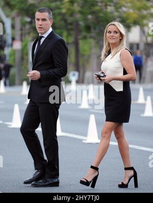 Reese Witherspoon, Jim Toth bei der Broad Museum Opening-Veranstaltung in Los Angeles, Kalifornien. Stockfoto