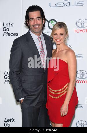 Amy Smart & Carter Oosterhouse nahmen am 25.. Jahrestag der Environmental Media Association in den Warner Brother Studios Lot Teil Stockfoto