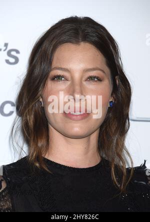 Jessica Biel nimmt am 25.. Jahrestag der Environmental Media Association in den Warner Brother Studios Lot Teil Stockfoto