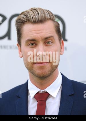 Lance Bass nimmt am 25.. Jahrestag der Environmental Media Association in den Warner Brother Studios Lot Teil Stockfoto