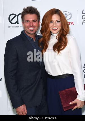 Rachelle Lefevre und Chris Crary nahmen am 25.. Jahrestag der Environmental Media Association in den Warner Brother Studios Lot Teil Stockfoto