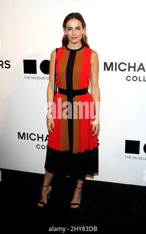 Camilla Belle nimmt an Michael Kors Teil und präsentiert das Distinguished Women in the Arts Lunch des Museums für zeitgenössische Kunst im Beverly Wilshire Hotel in Los Angeles, USA. Stockfoto