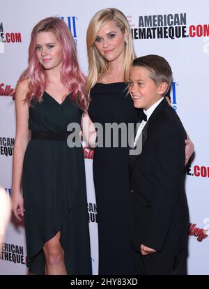 Reese Witherspoon, Ava Phillippe und Deacon Phillippe kommen zum American Cinematheque Award 29., der Reese Witherspoon im Hyatt Regency Century Plaza in Los Angeles ehrt. Stockfoto